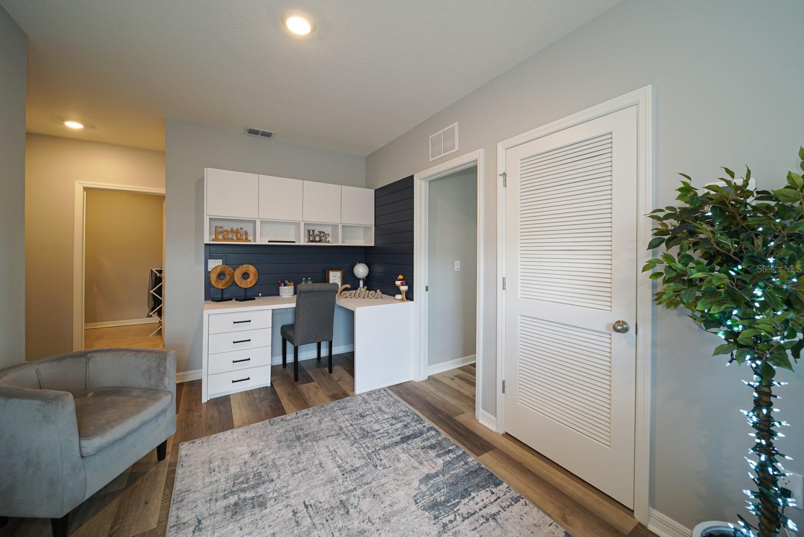 Image 24 of 56 For 3337 Costello Cir