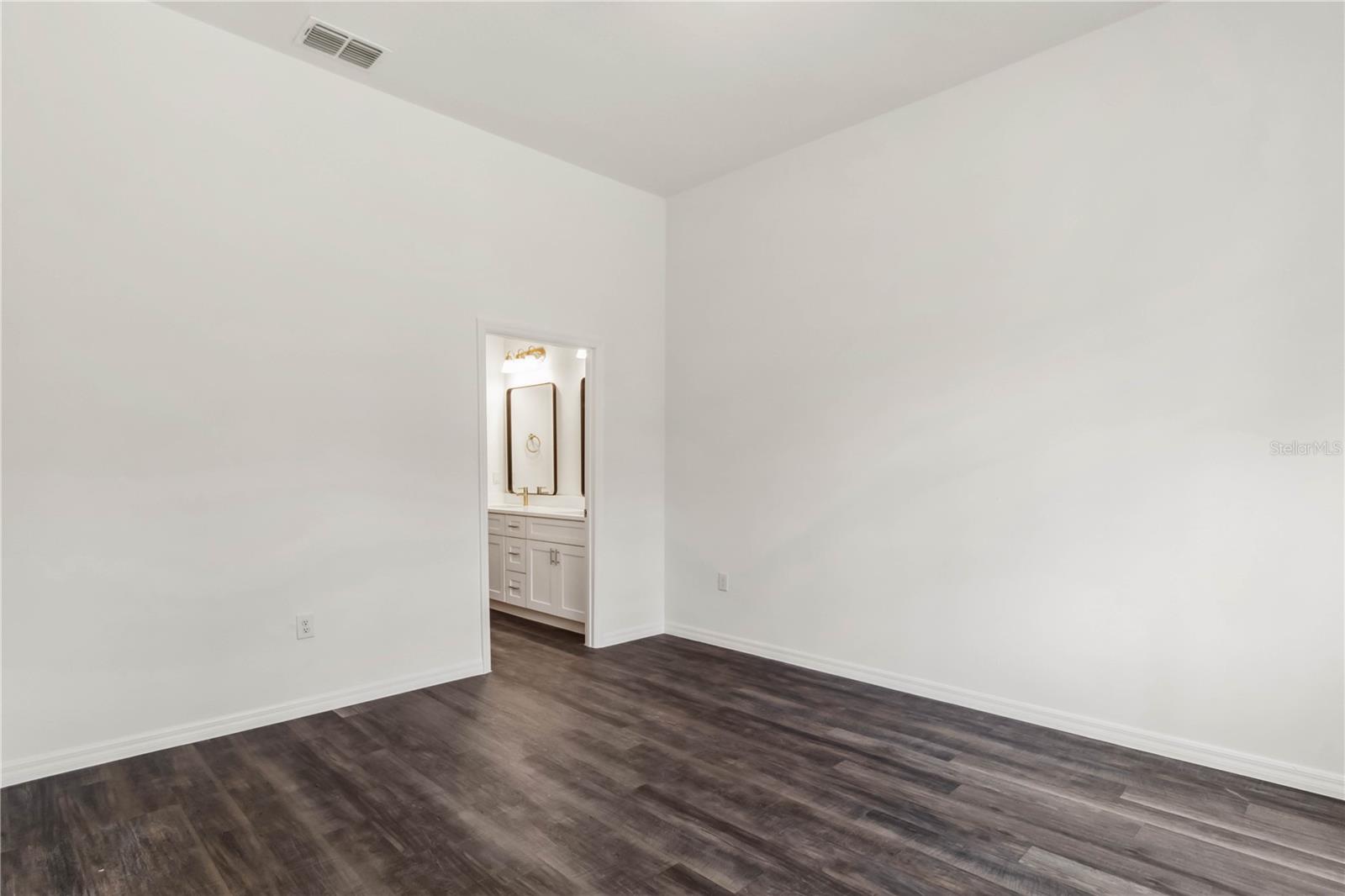 Image 14 of 35 For 4526 Jaslo Avenue