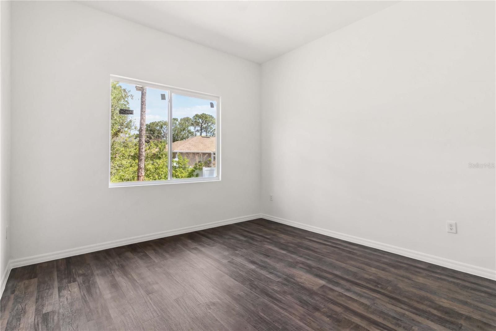Image 18 of 35 For 4526 Jaslo Avenue