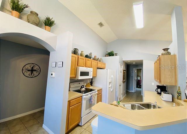 Image 12 of 49 For 8541 Sunrise Key Drive