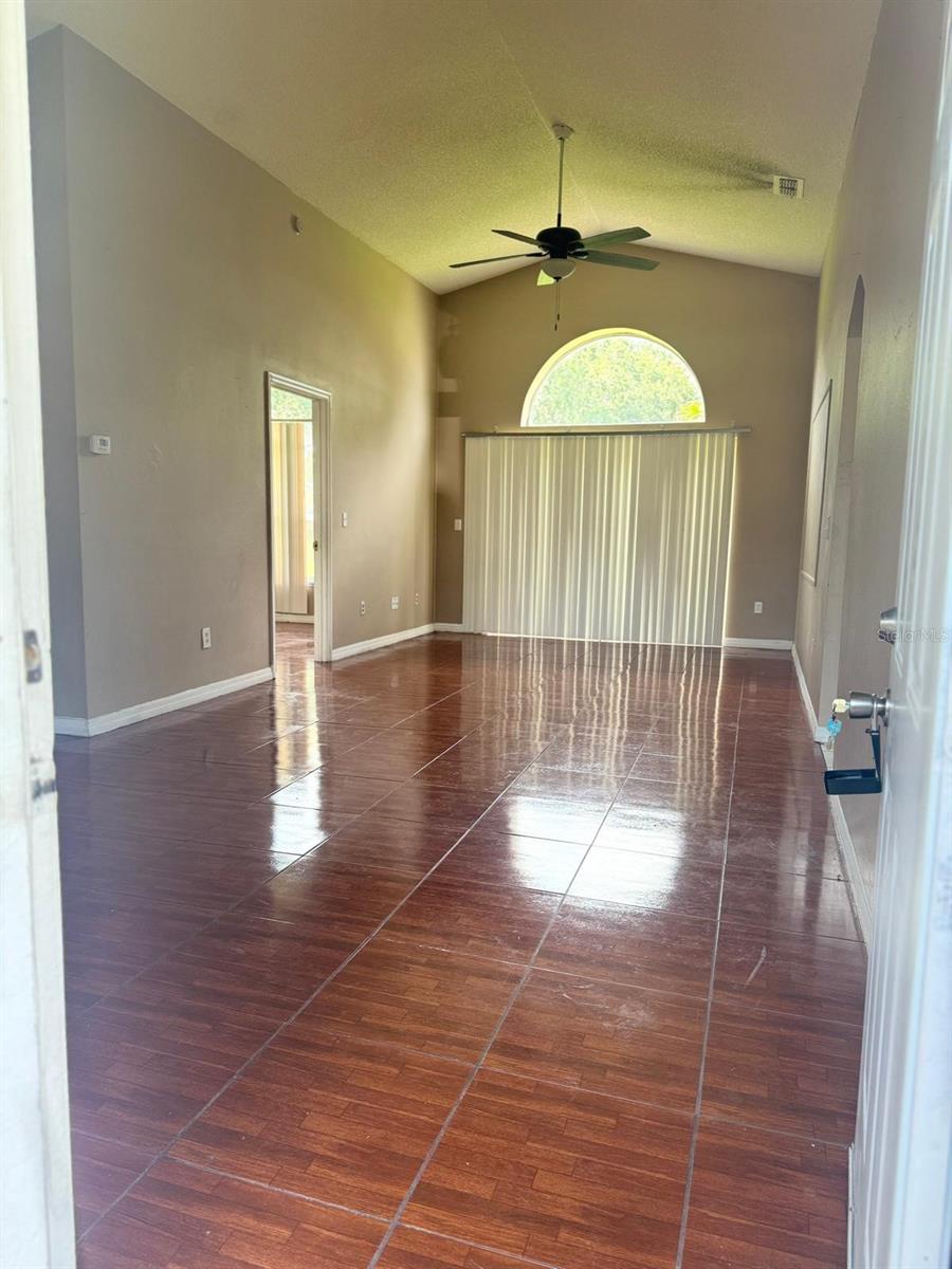 Image 2 of 6 For 2303 Gull Court