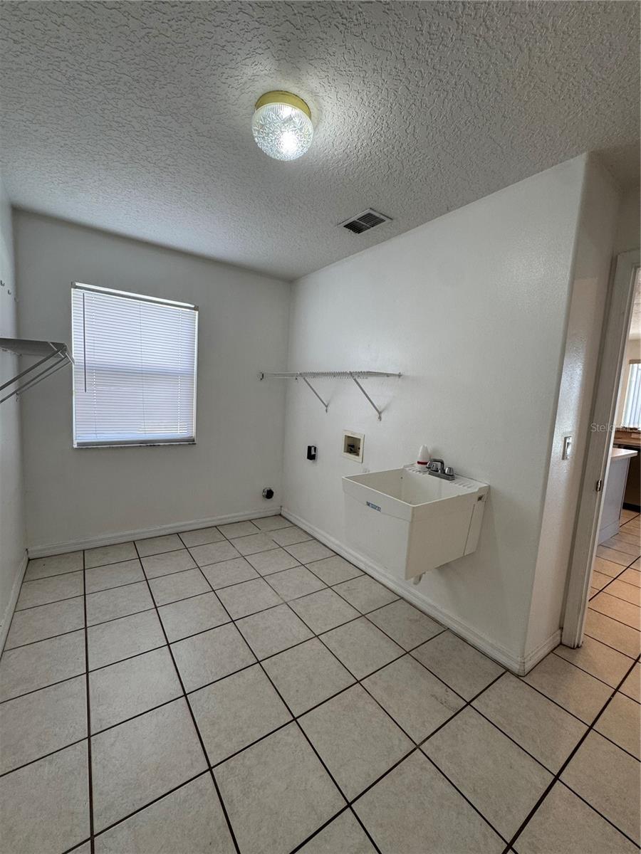 Image 55 of 59 For 2205 Wintermere Pointe Drive