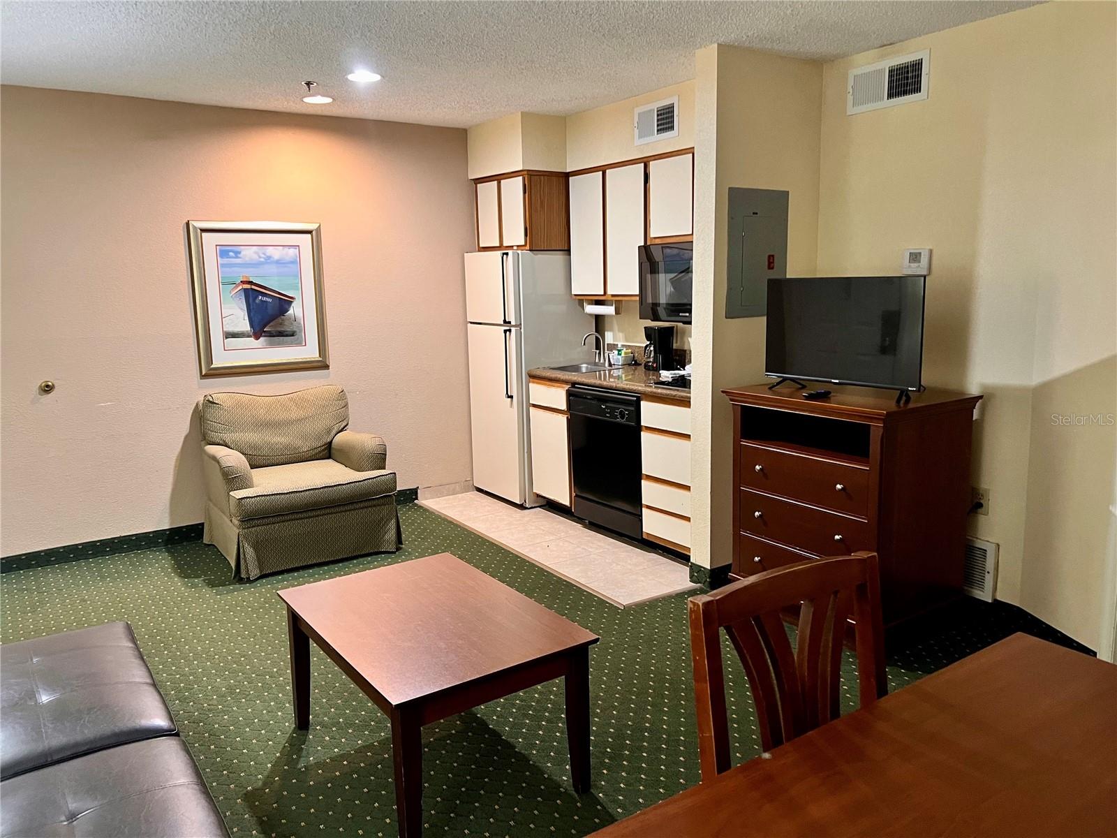 Image 4 of 20 For 3100 Parkway Boulevard 227
