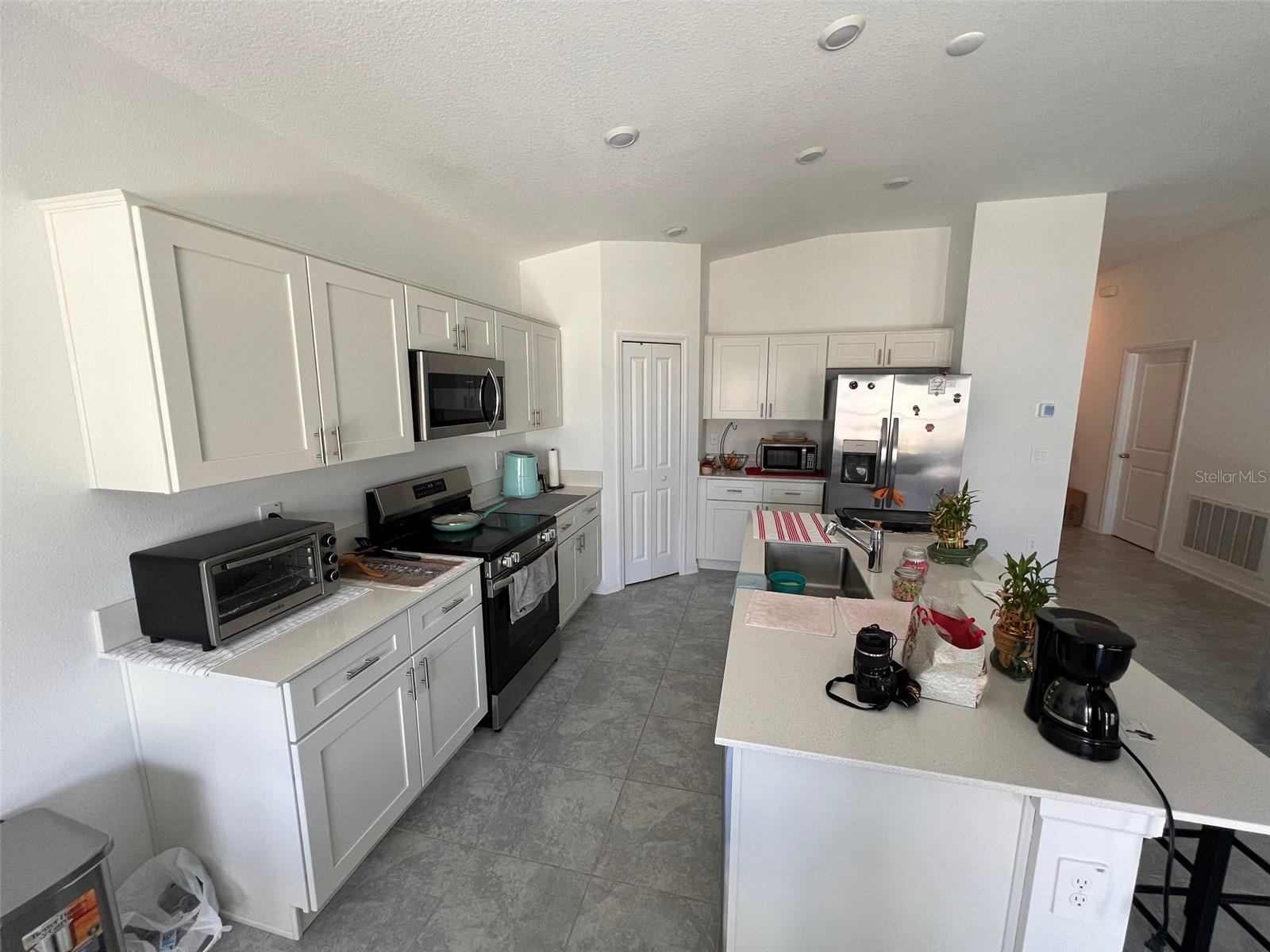 Image 4 of 22 For 1406 Deepwater Circle