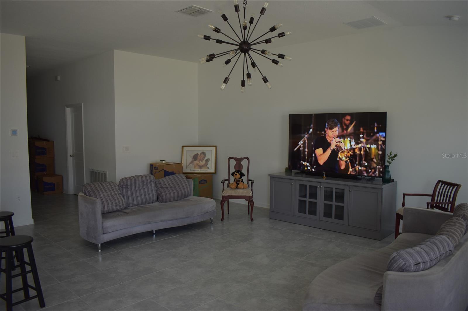 Image 7 of 22 For 1406 Deepwater Circle