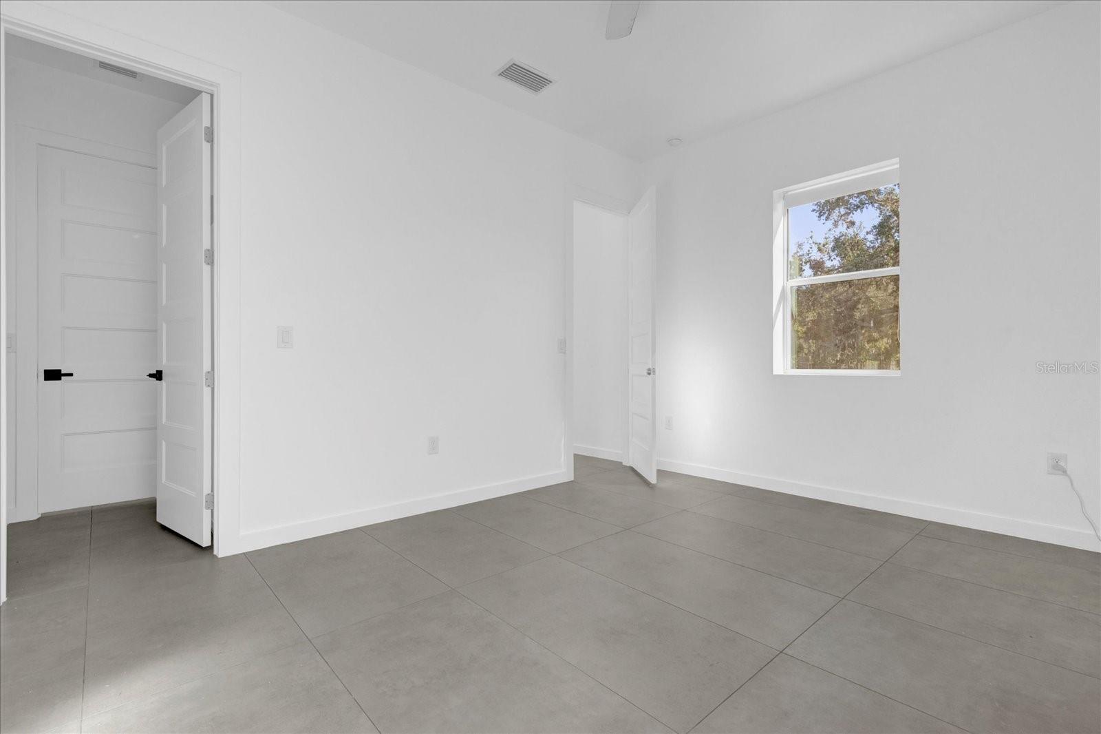 Image 14 of 34 For 501 Chastain Road
