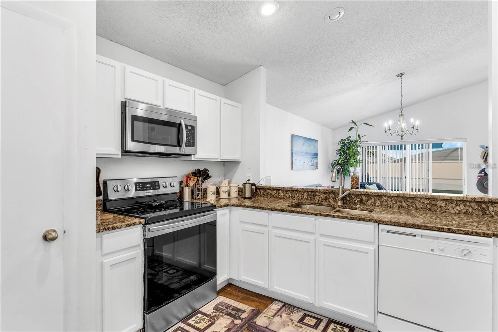 Image 8 of 18 For 1032 Bloomingdale Drive