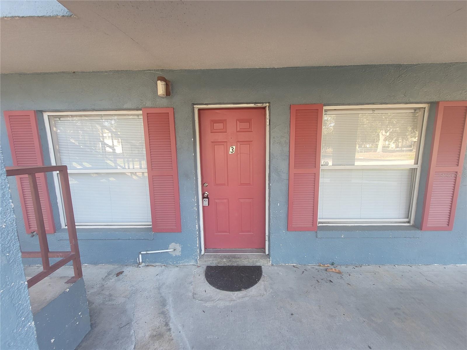 Image 2 of 17 For 1802 Barton Drive 3