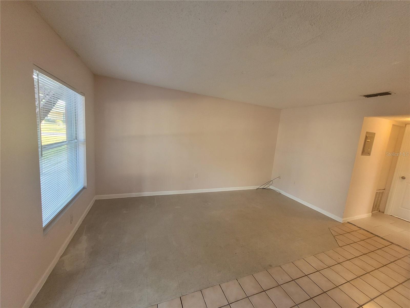 Image 5 of 17 For 1802 Barton Drive 3
