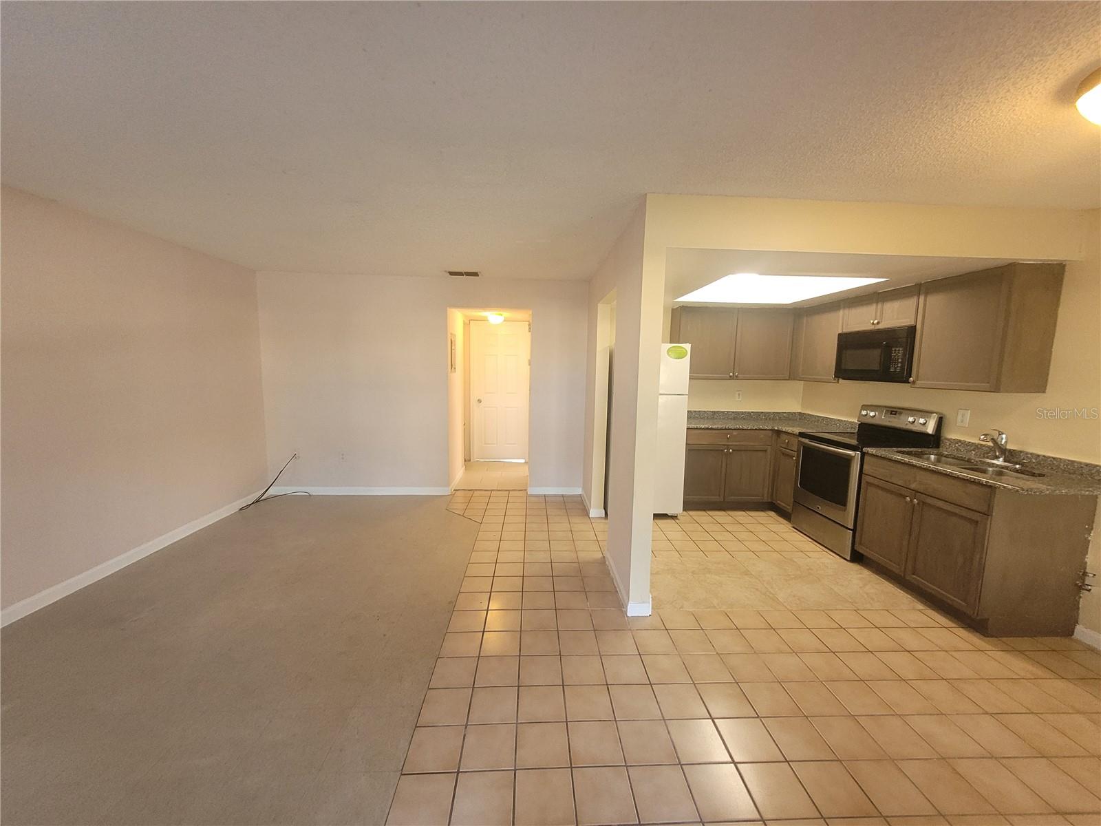 Image 8 of 17 For 1802 Barton Drive 3