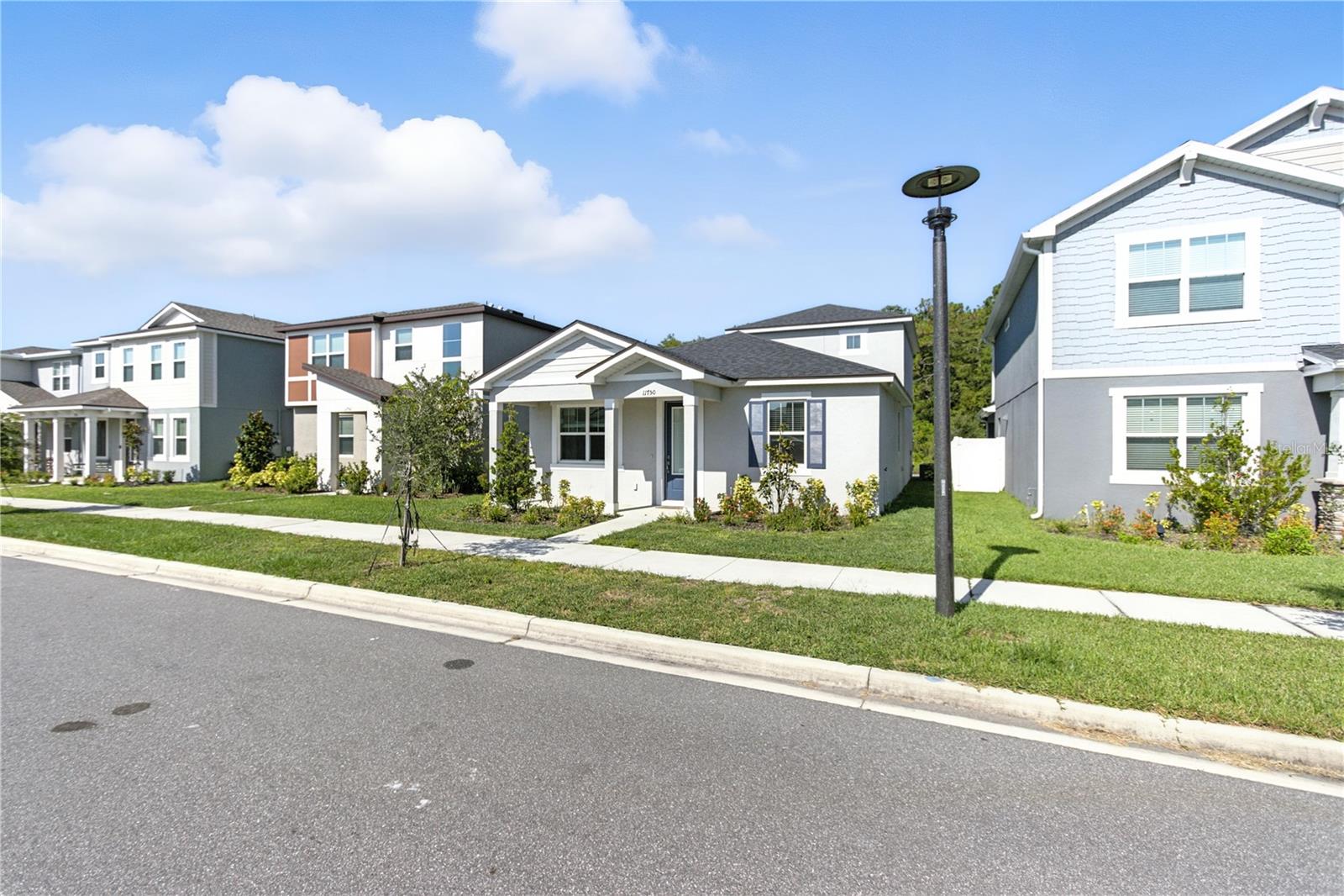 Image 4 of 36 For 11750 Sunsail Avenue