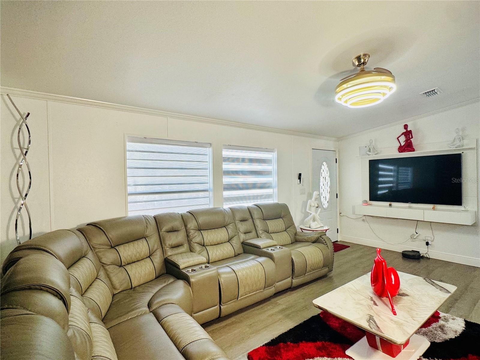 Image 11 of 24 For 18304 Cedarhurst Road