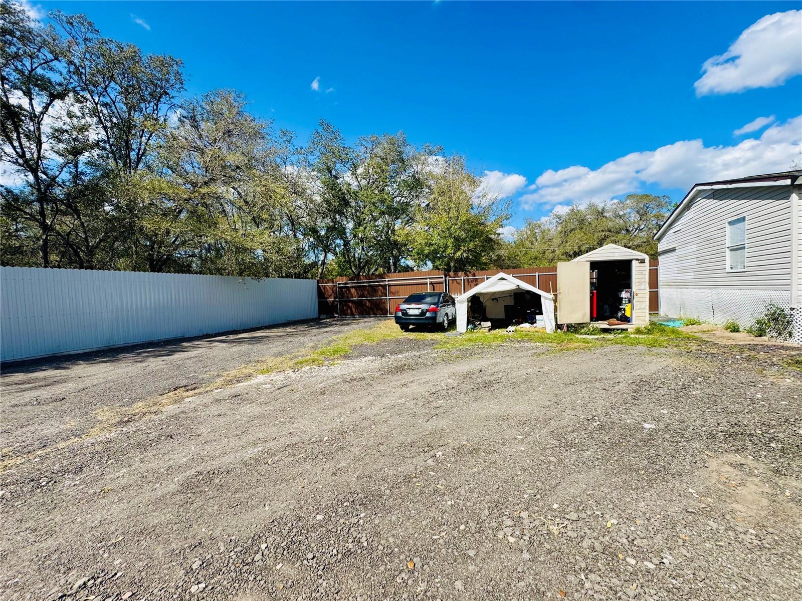 Image 17 of 24 For 18304 Cedarhurst Road