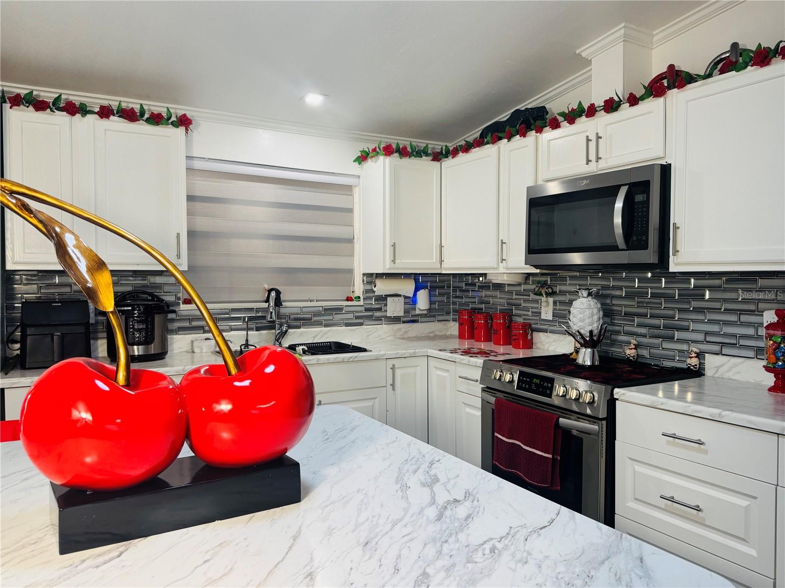 Image 3 of 24 For 18304 Cedarhurst Road