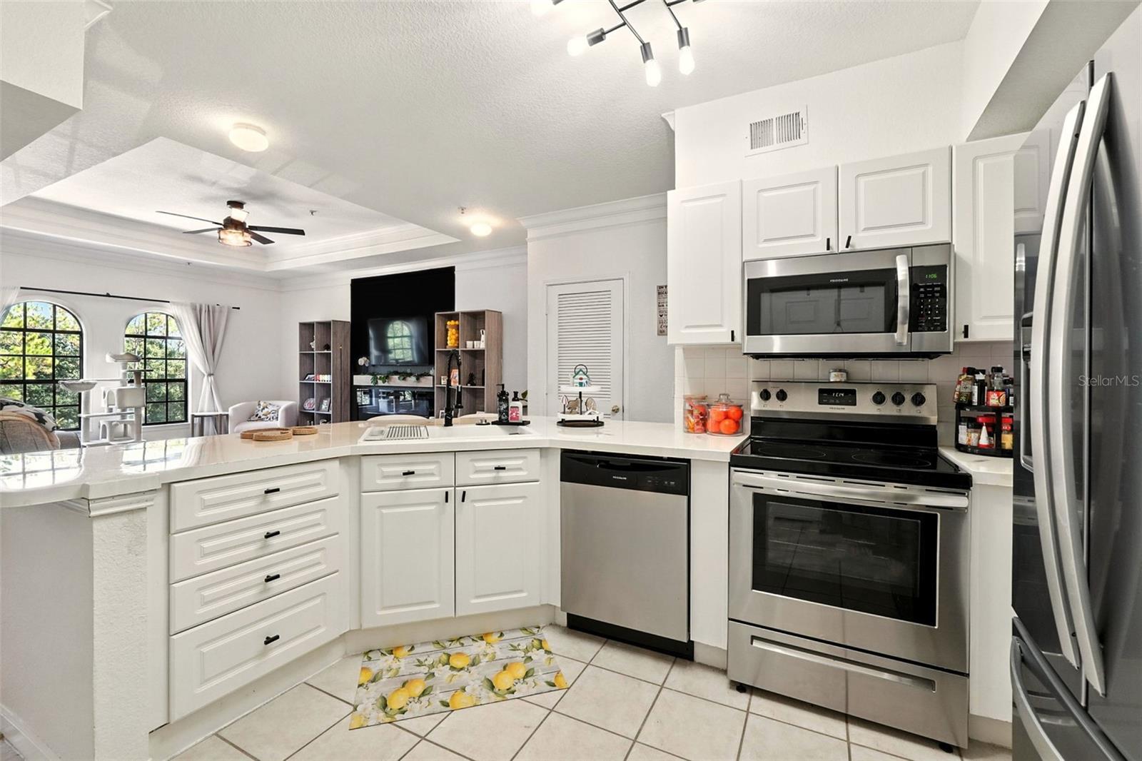 Image 16 of 33 For 211 Longview Avenue 306
