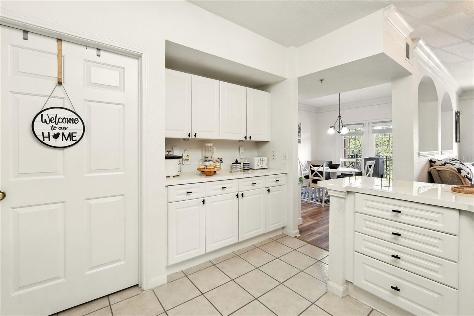Image 17 of 33 For 211 Longview Avenue 306