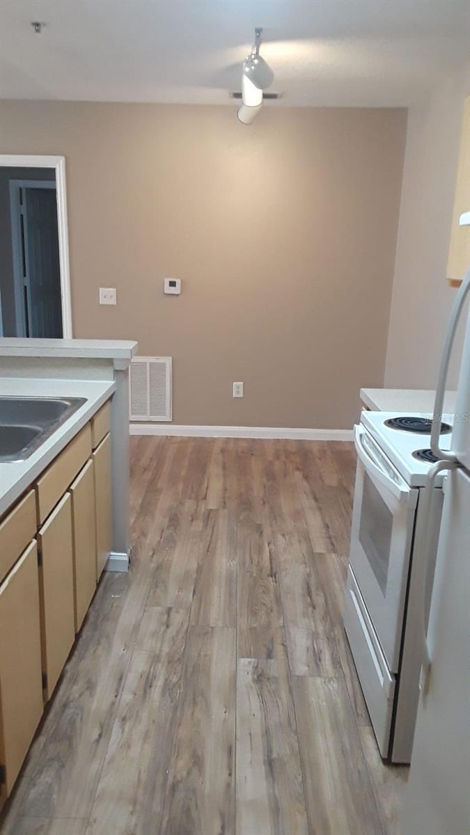 Image 12 of 31 For 6512 Swissco Drive 1417