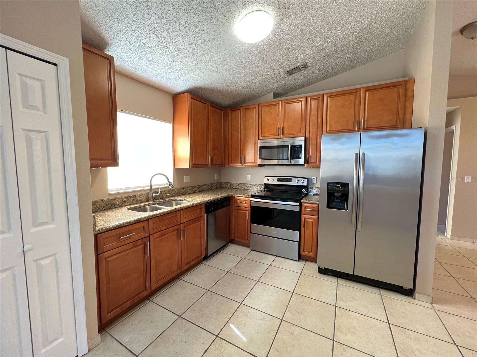 Image 5 of 19 For 7874 Sagebrush Place