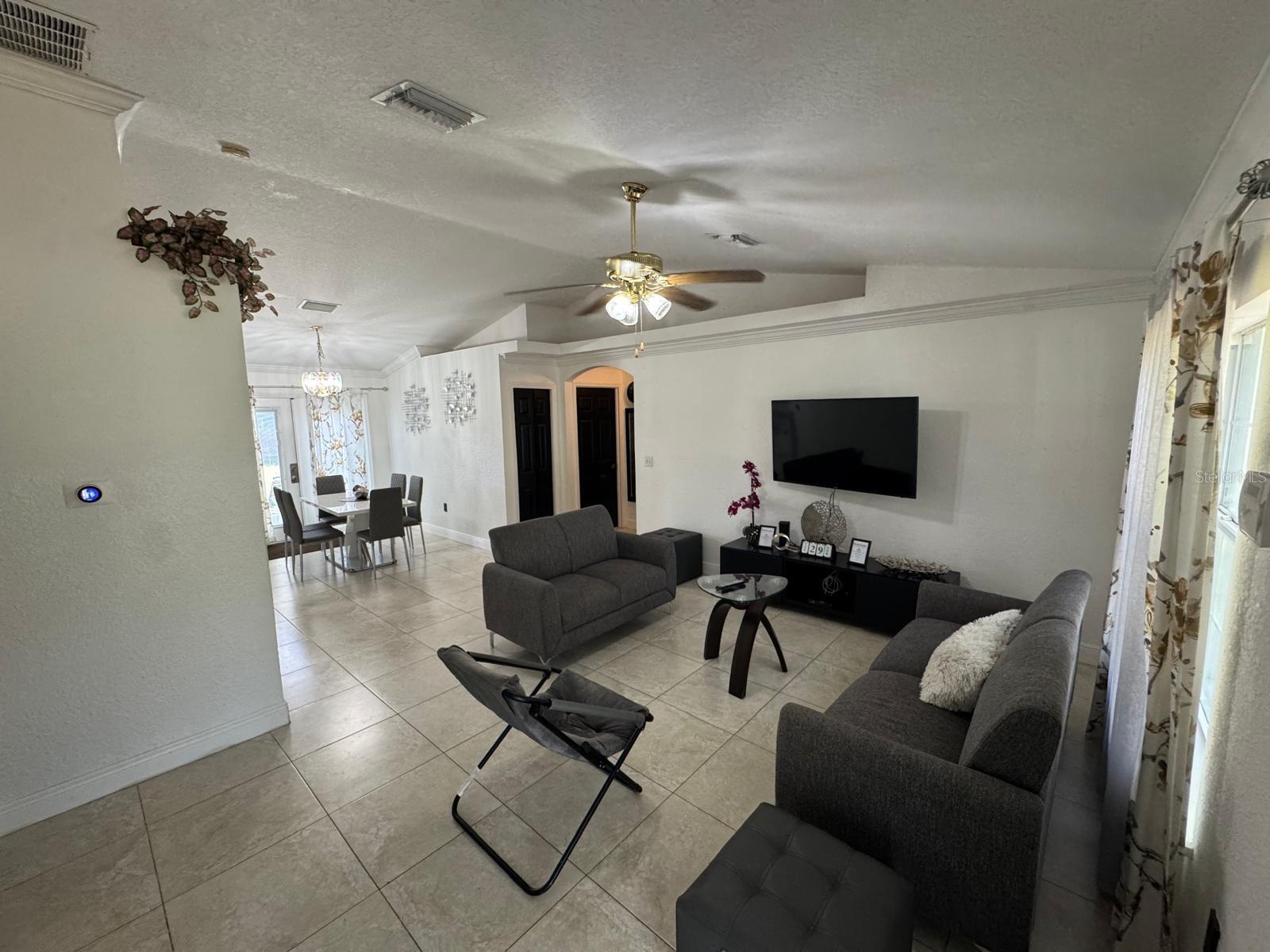 Image 10 of 14 For 418 Poinciana Circle