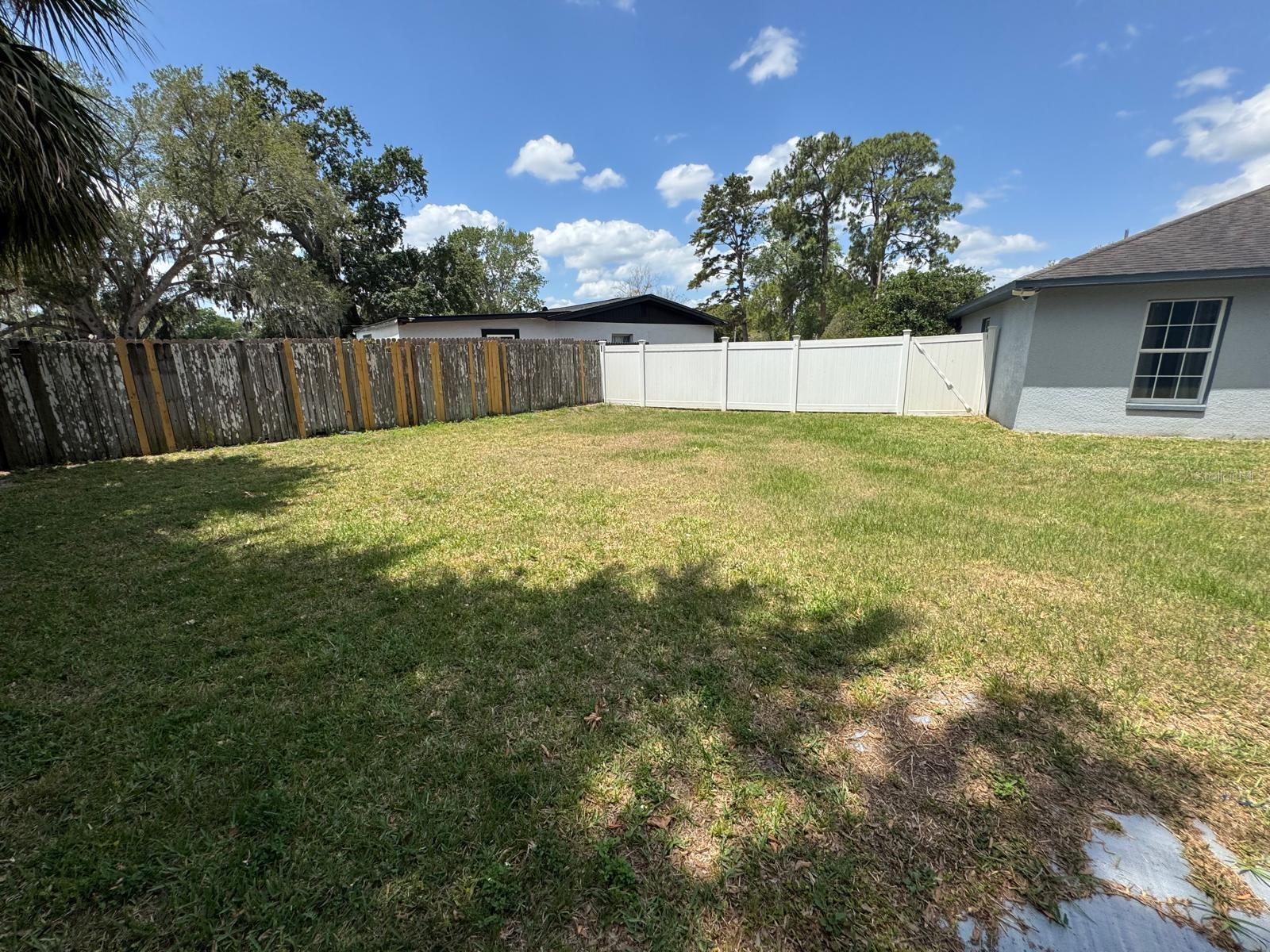 Image 11 of 14 For 418 Poinciana Circle