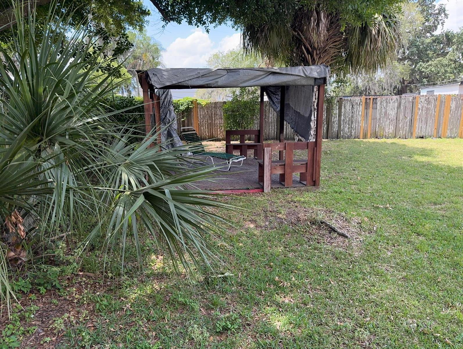 Image 12 of 14 For 418 Poinciana Circle