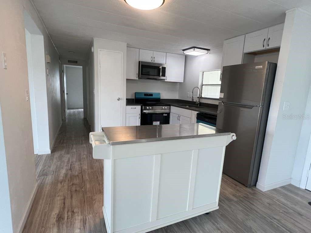 Image 10 of 20 For 29 Maplehurst Avenue