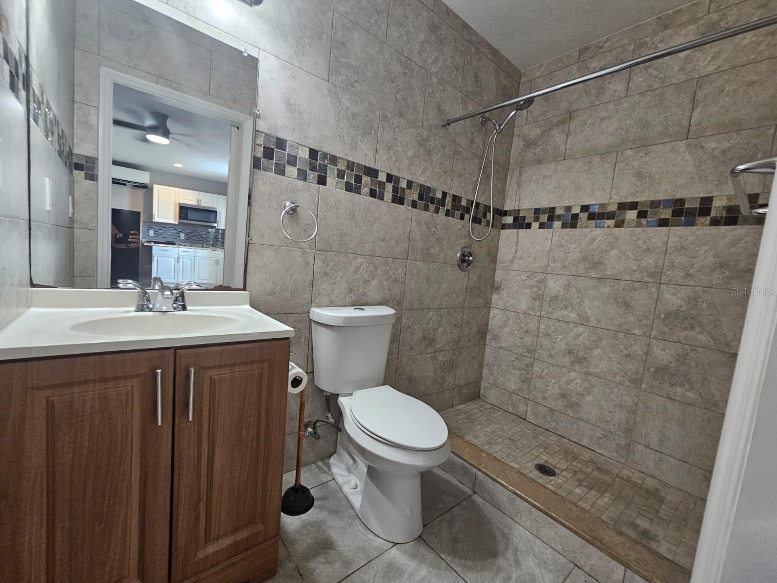 Image 6 of 9 For 6907 Von Bampus Drive