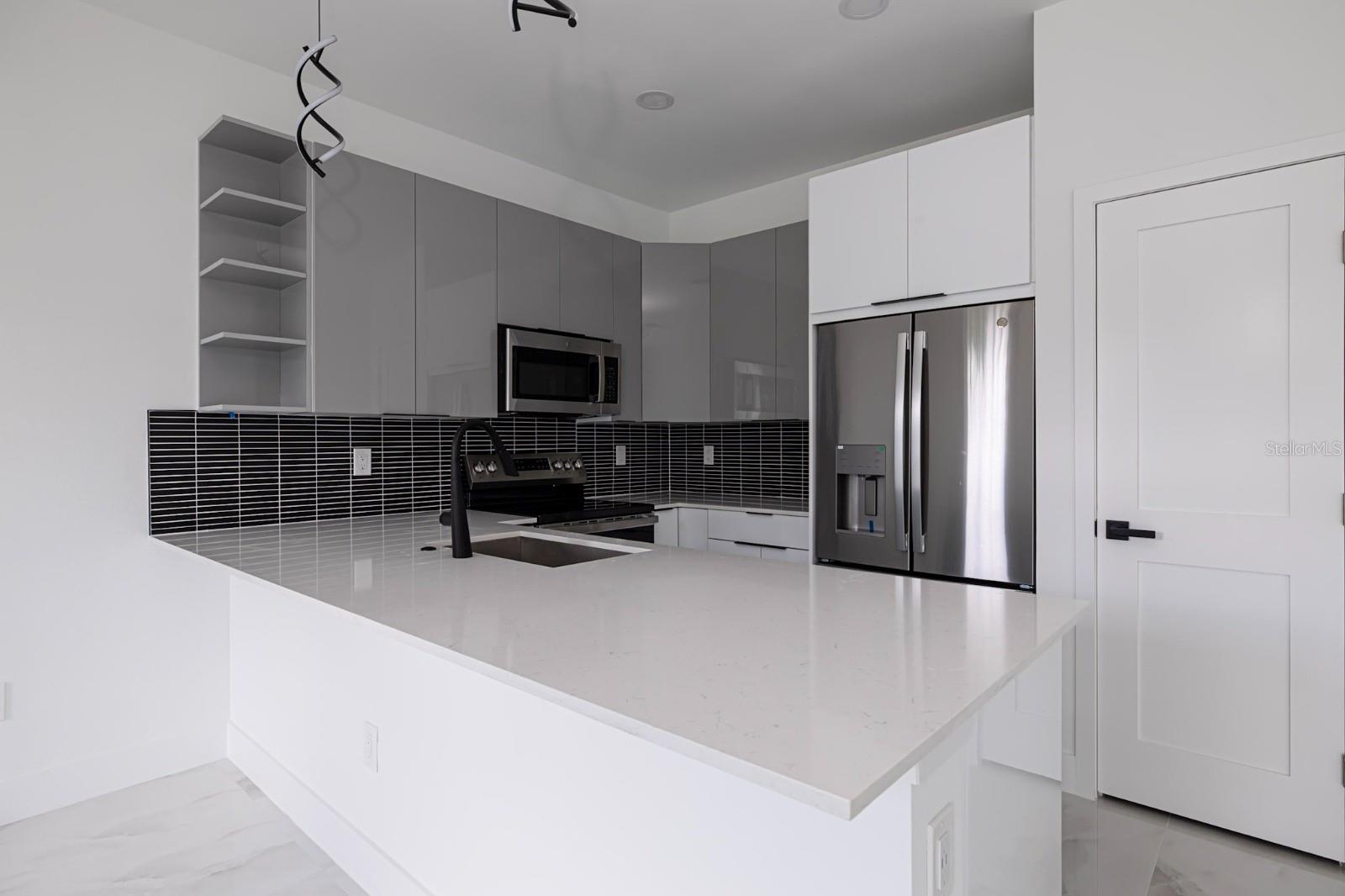 Image 4 of 21 For 2049 Barroso Street