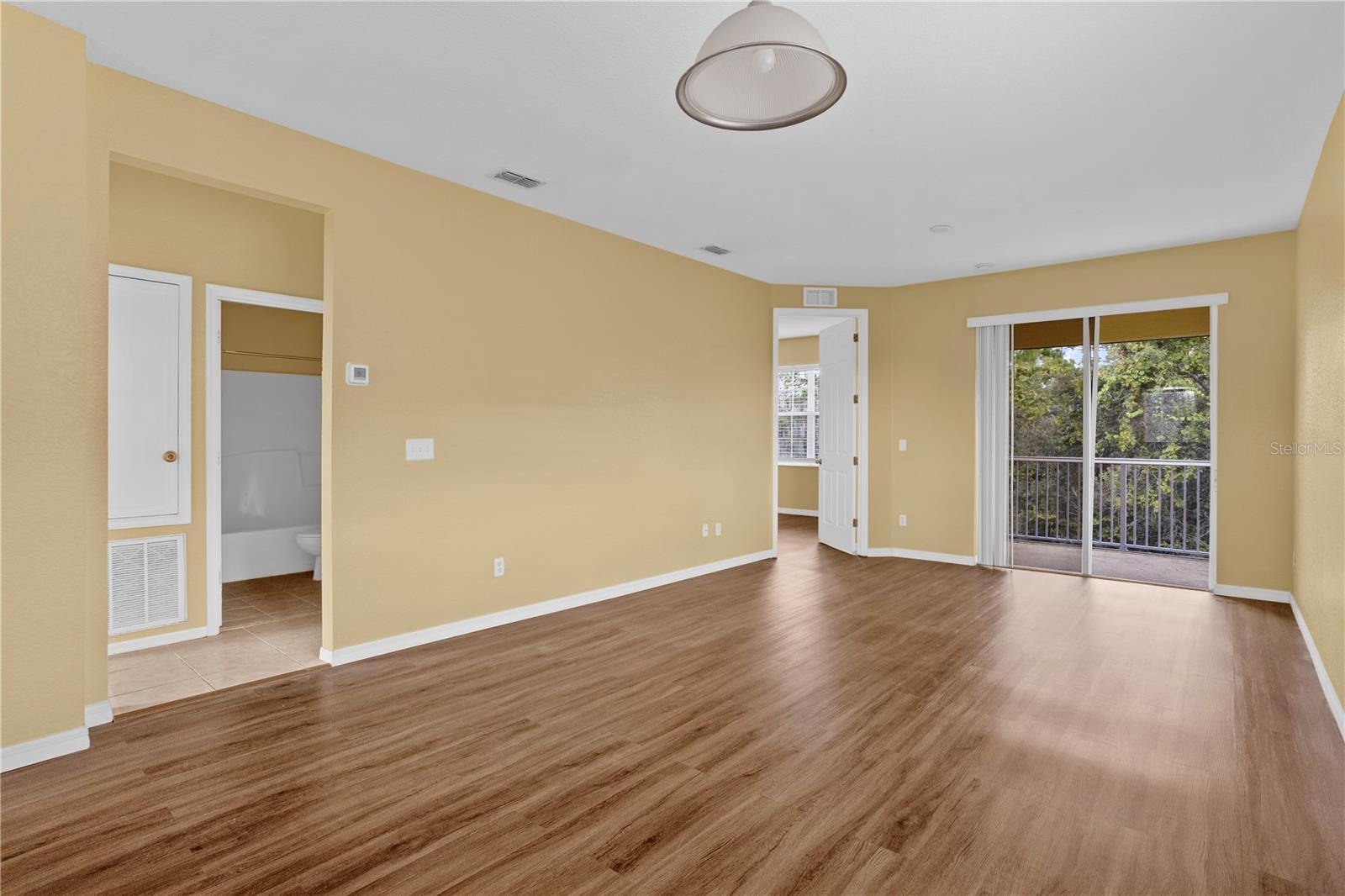 Image 12 of 46 For 13201 Indian Creek Drive 13201