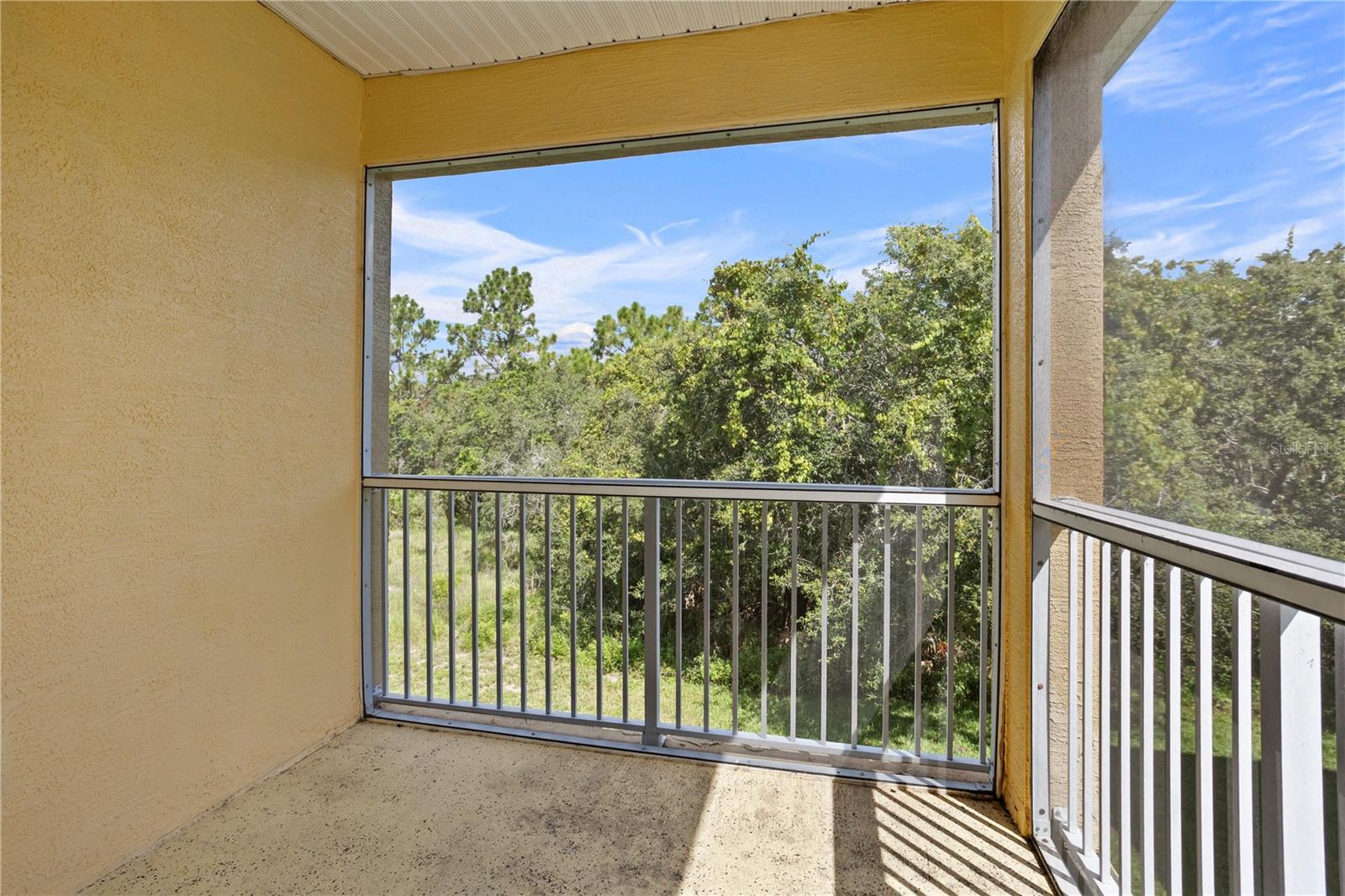 Image 13 of 46 For 13201 Indian Creek Drive 13201
