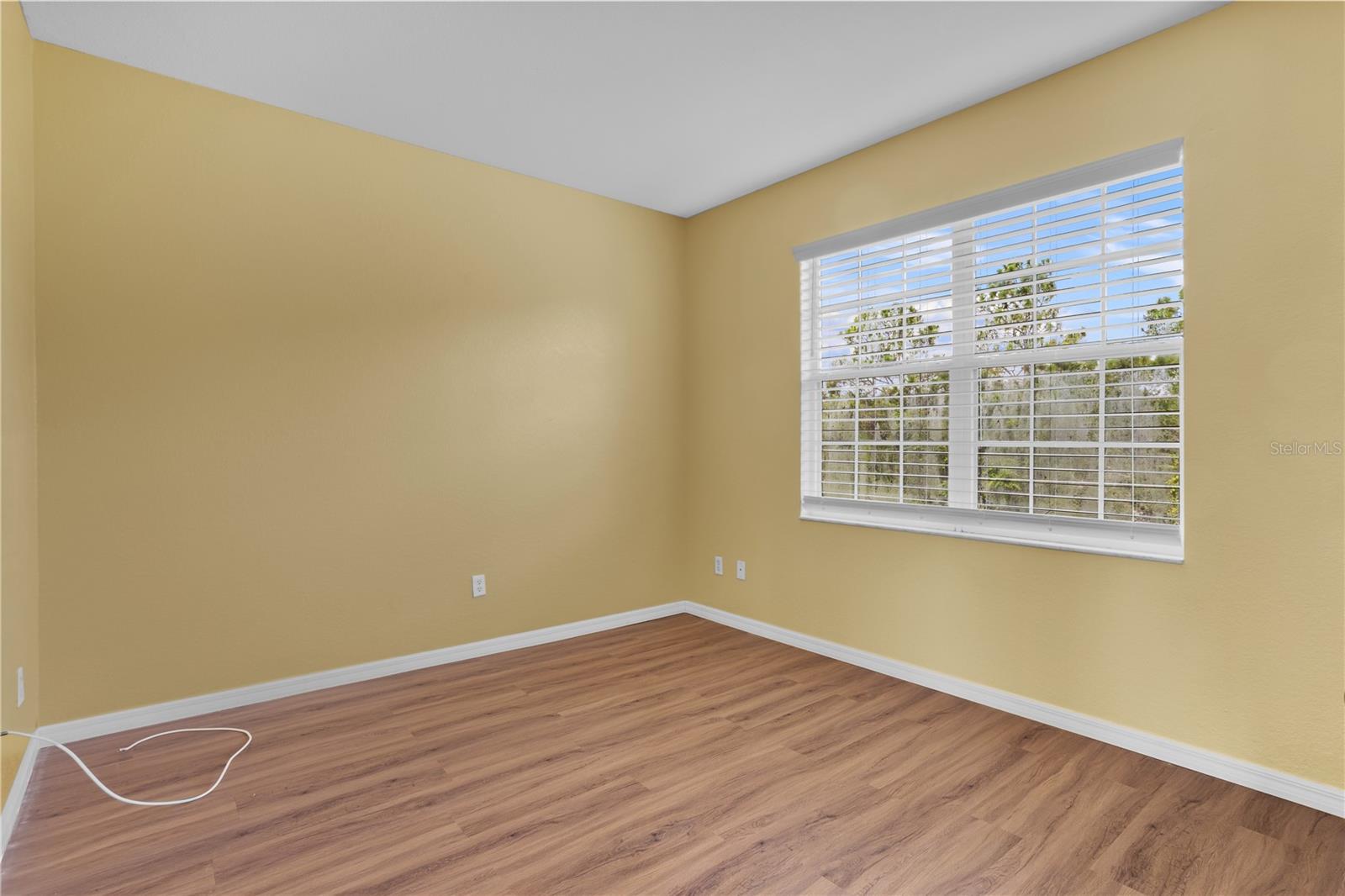 Image 17 of 46 For 13201 Indian Creek Drive 13201