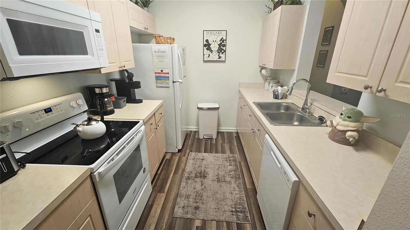 Image 14 of 56 For 8101 Coconut Palm Way 302