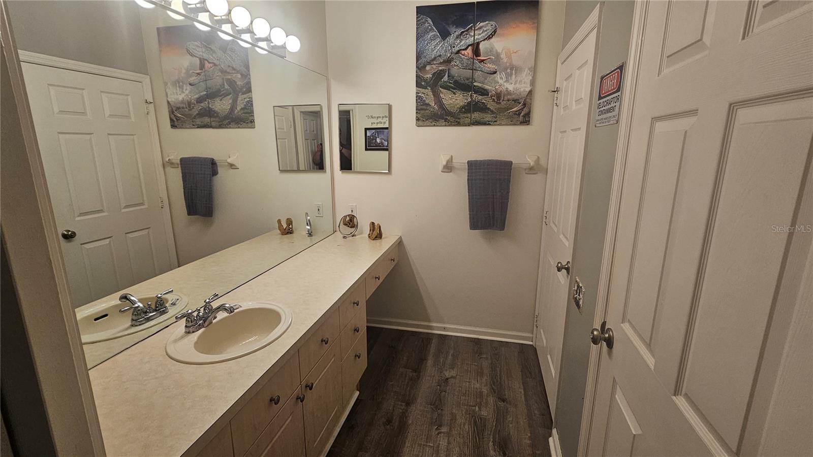 Image 33 of 56 For 8101 Coconut Palm Way 302
