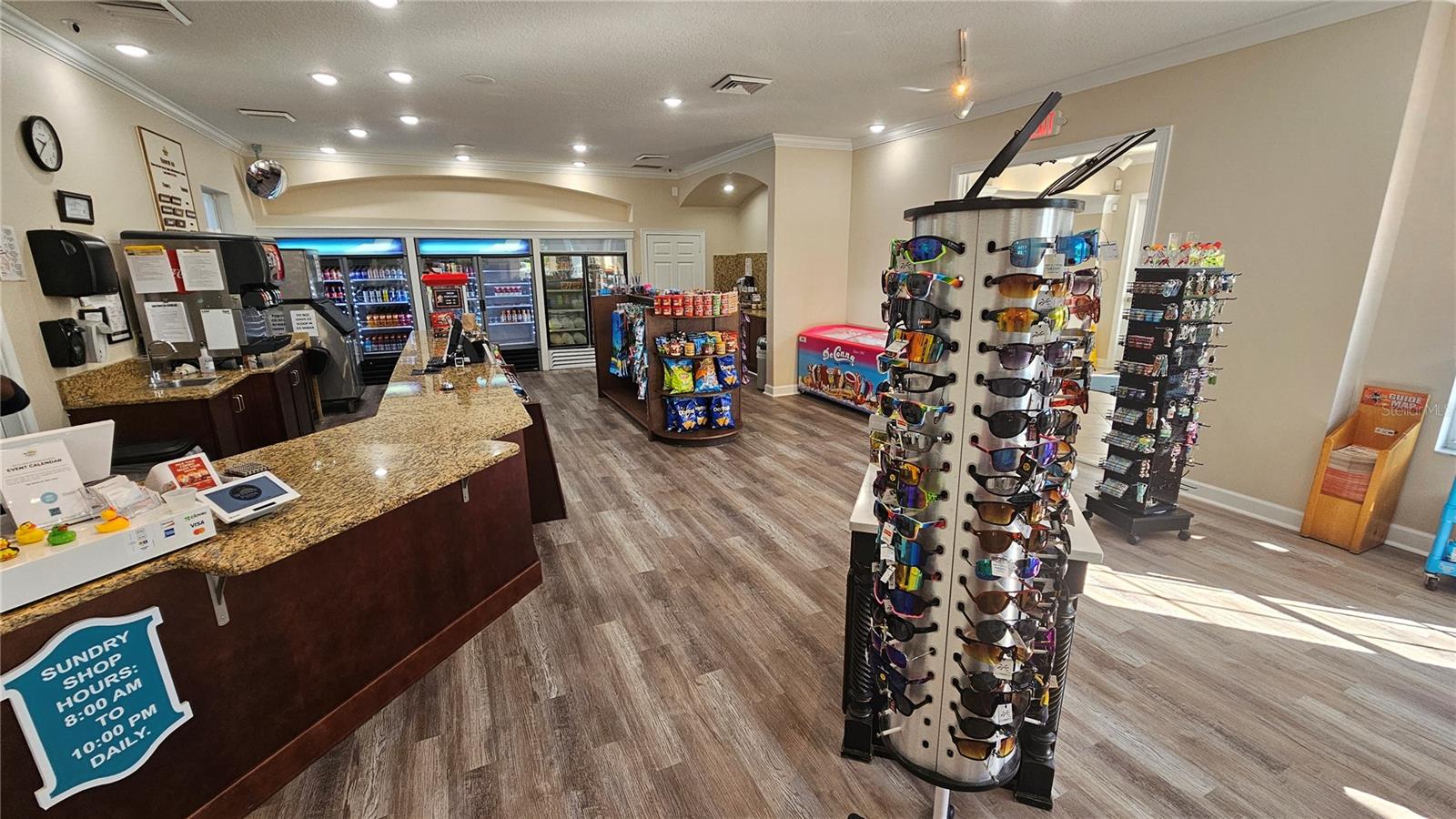 Image 47 of 56 For 8101 Coconut Palm Way 302