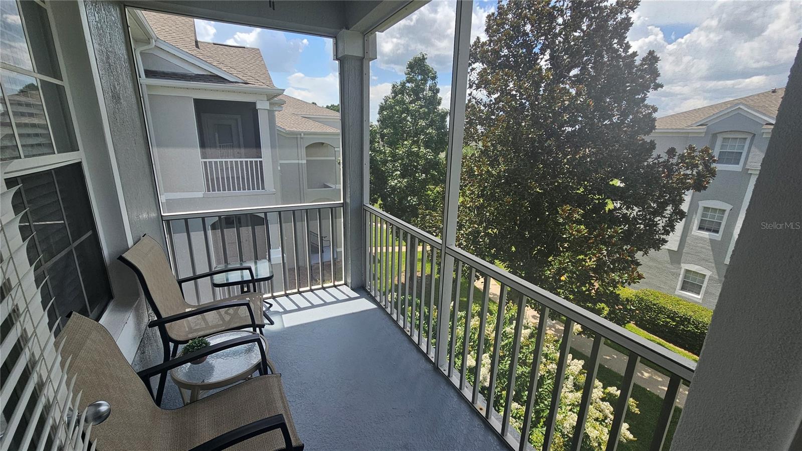 Image 9 of 56 For 8101 Coconut Palm Way 302