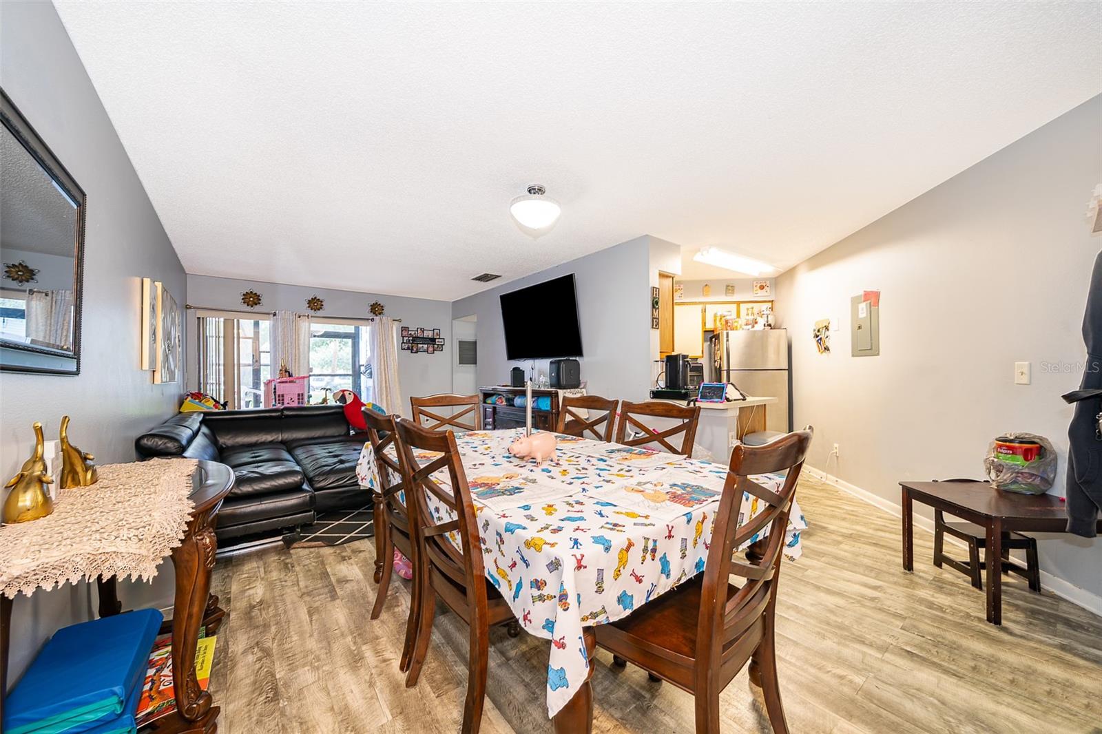 Image 4 of 33 For 3774 Southpointe Drive 3774