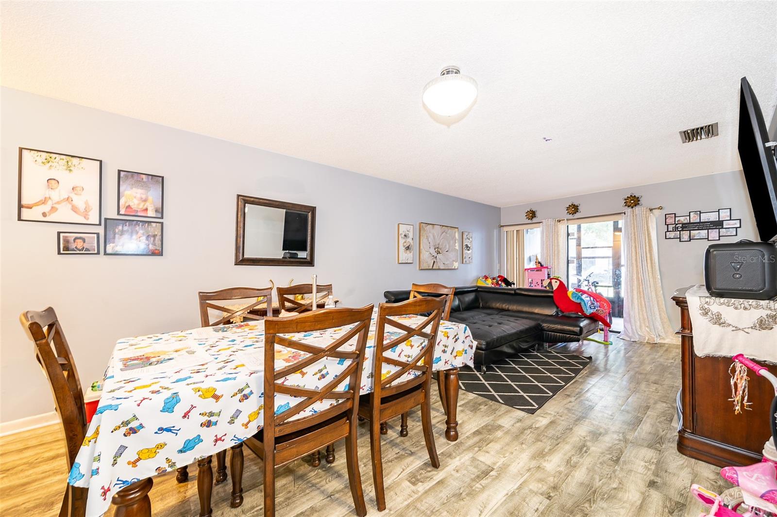 Image 5 of 33 For 3774 Southpointe Drive 3774