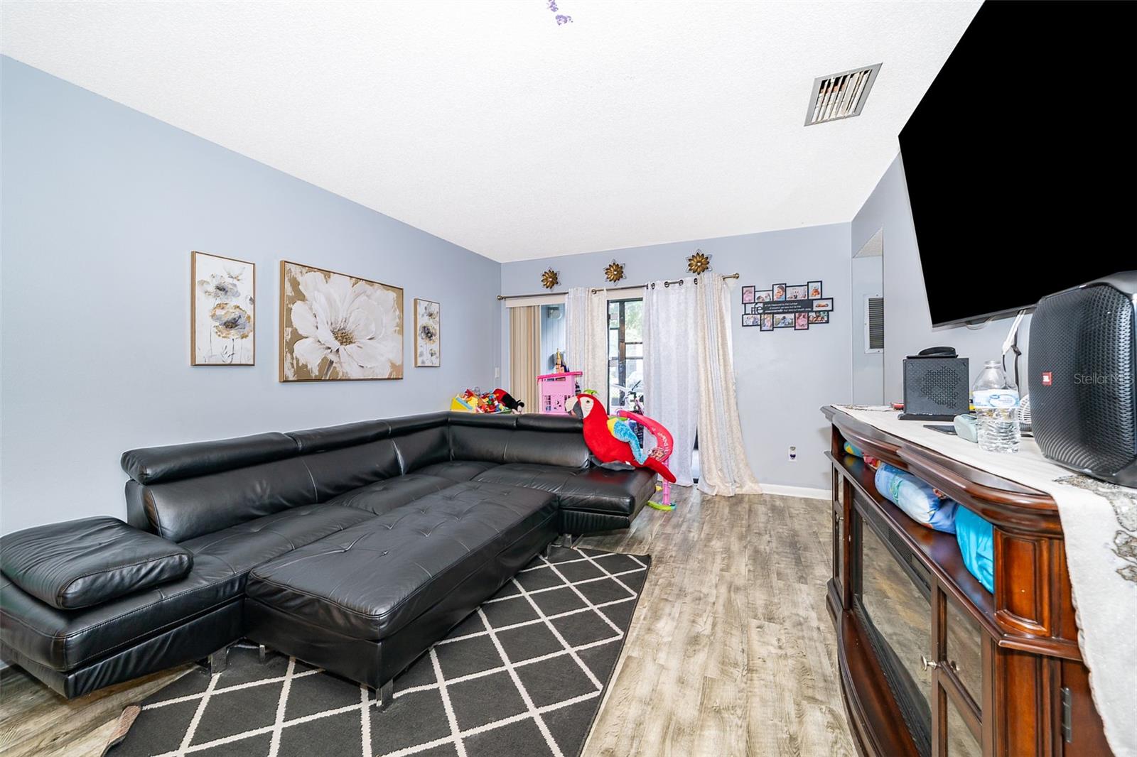 Image 7 of 33 For 3774 Southpointe Drive 3774