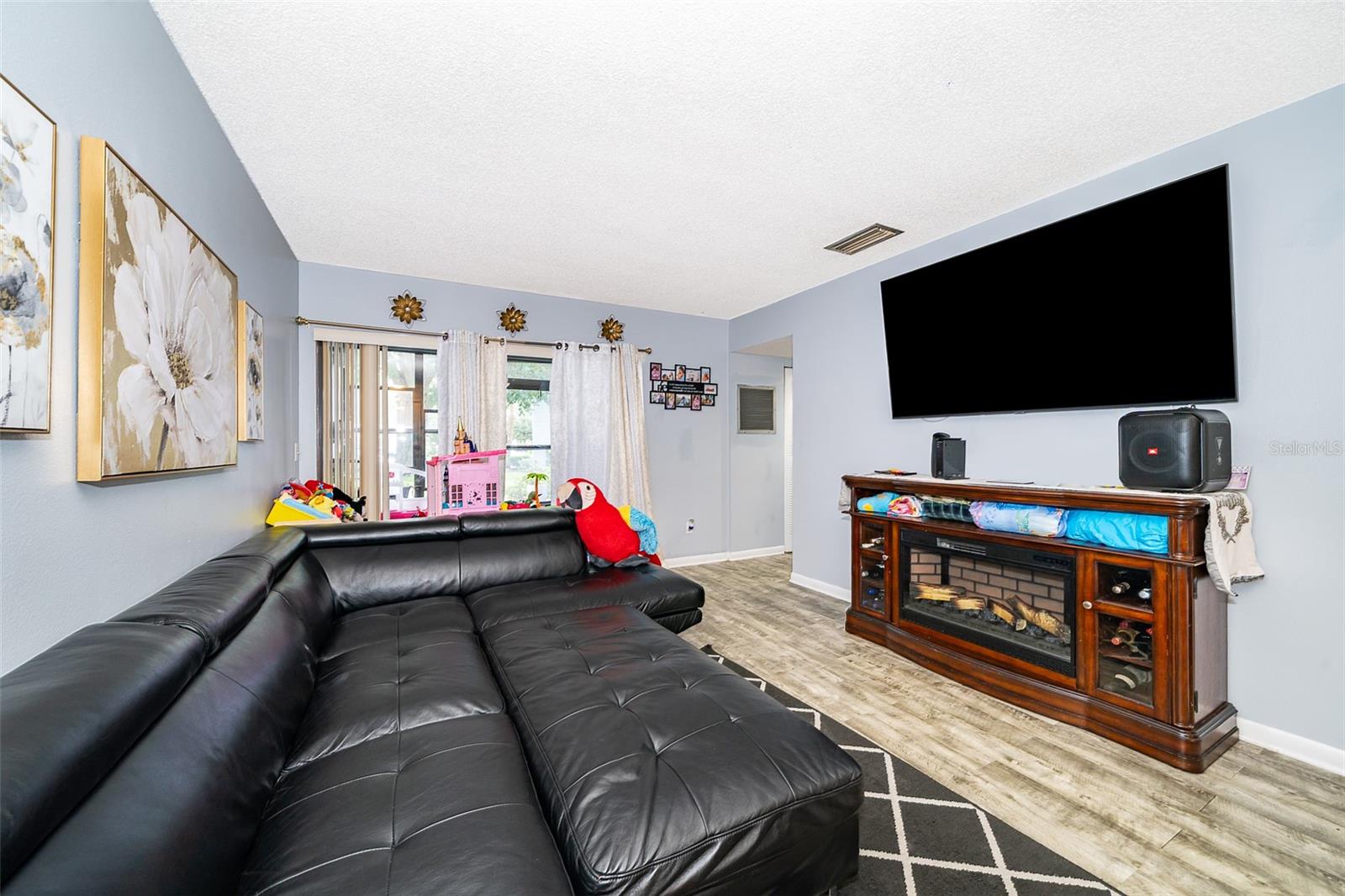 Image 8 of 33 For 3774 Southpointe Drive 3774