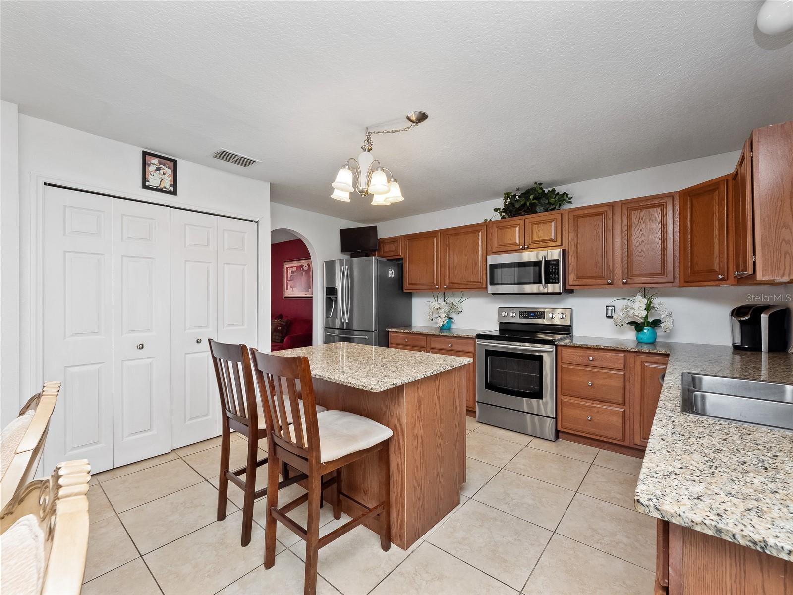 Image 5 of 42 For 5513 Sycamore Canyon Drive