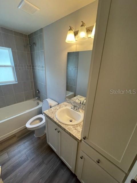 Image 11 of 16 For 648 Lorient Drive