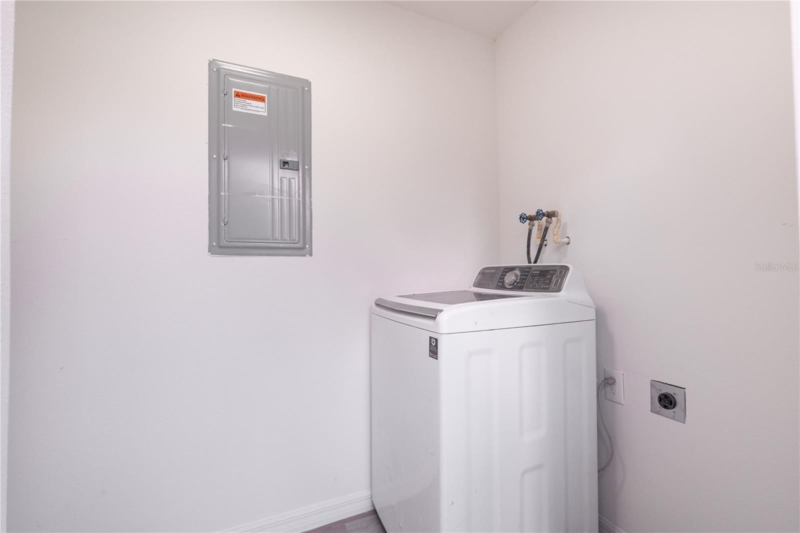 Image 24 of 36 For 3040 Pinder Court
