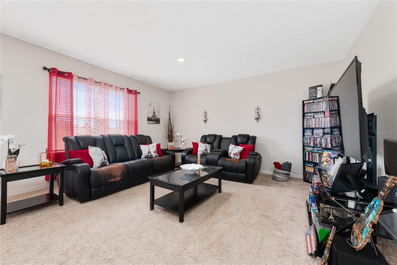 Image 16 of 30 For 1156 Cambridge Drive