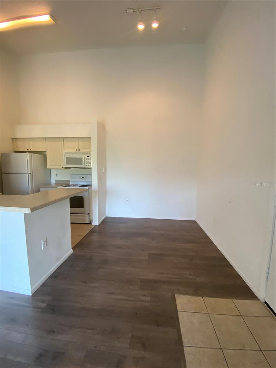 Image 11 of 18 For 1229 Bermuda Lakes Lane 303