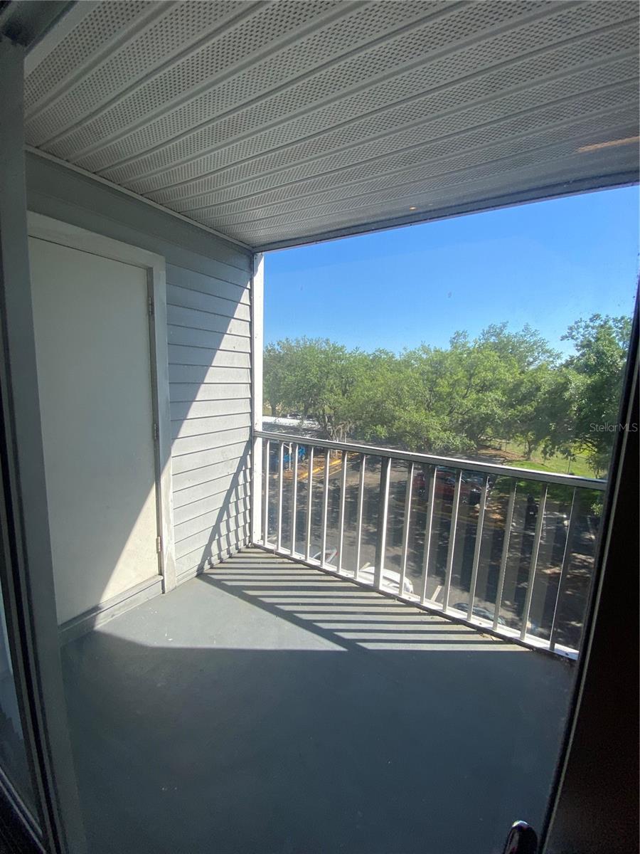 Image 12 of 18 For 1229 Bermuda Lakes Lane 303