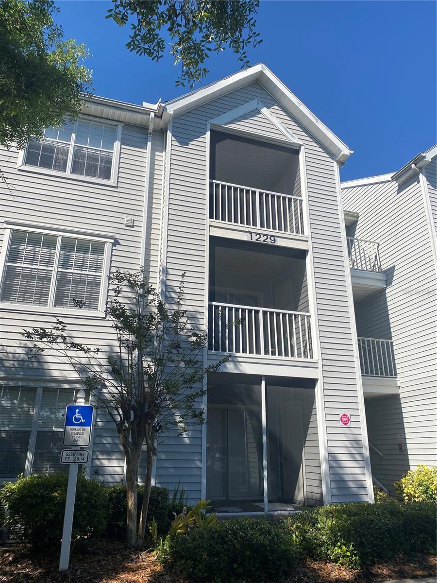 Image 2 of 18 For 1229 Bermuda Lakes Lane 303