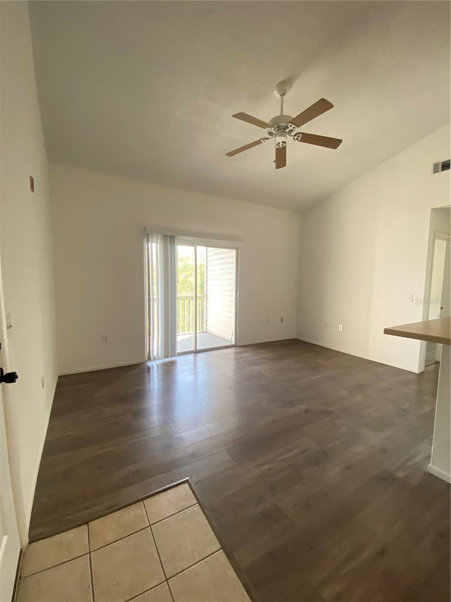 Image 4 of 18 For 1229 Bermuda Lakes Lane 303