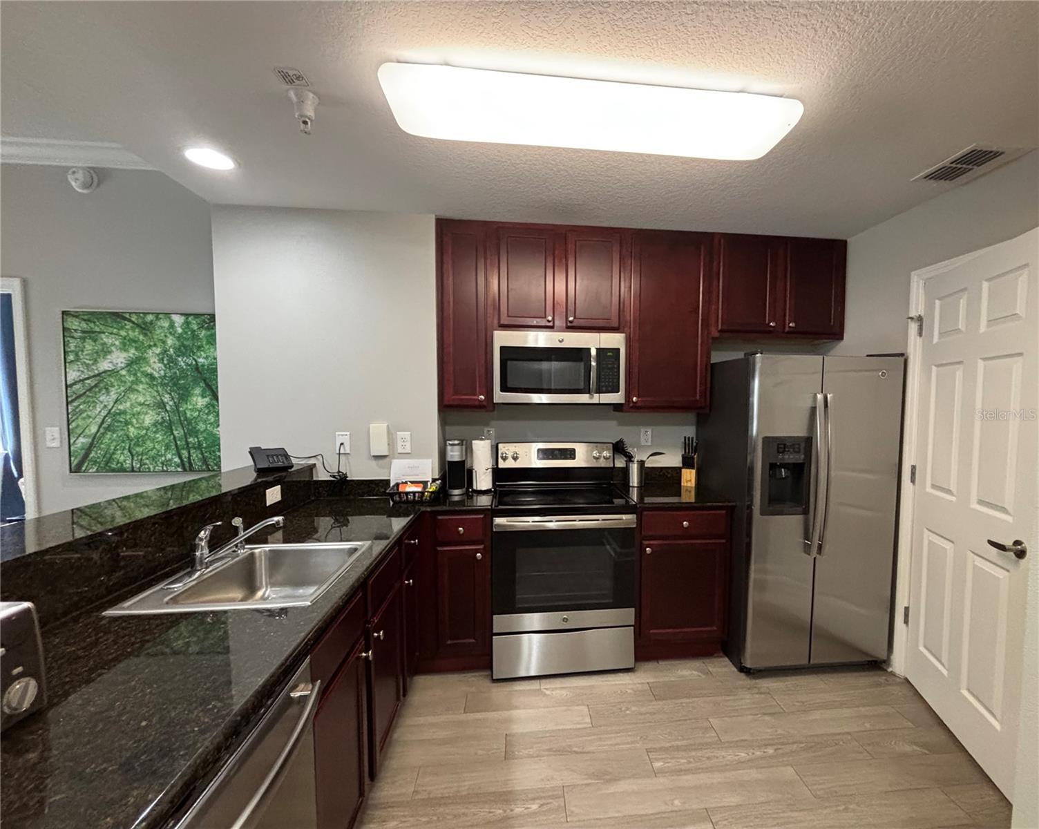 Image 4 of 38 For 14501 Grove Resort Avenue 1332