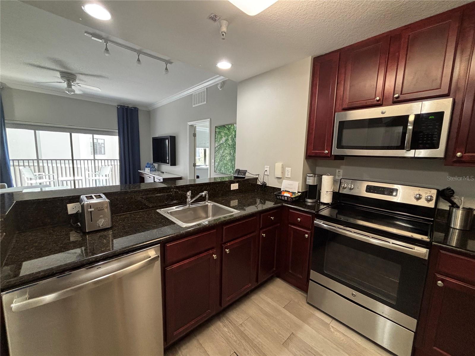 Image 6 of 38 For 14501 Grove Resort Avenue 1332