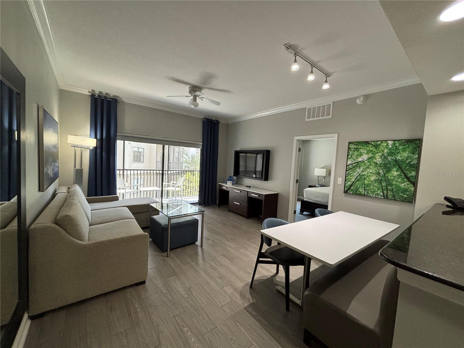 Image 8 of 38 For 14501 Grove Resort Avenue 1332